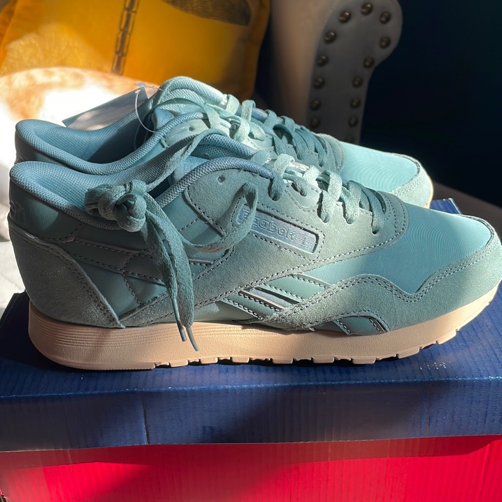 Reebok Classic Nylon women’s size 7 running shoes